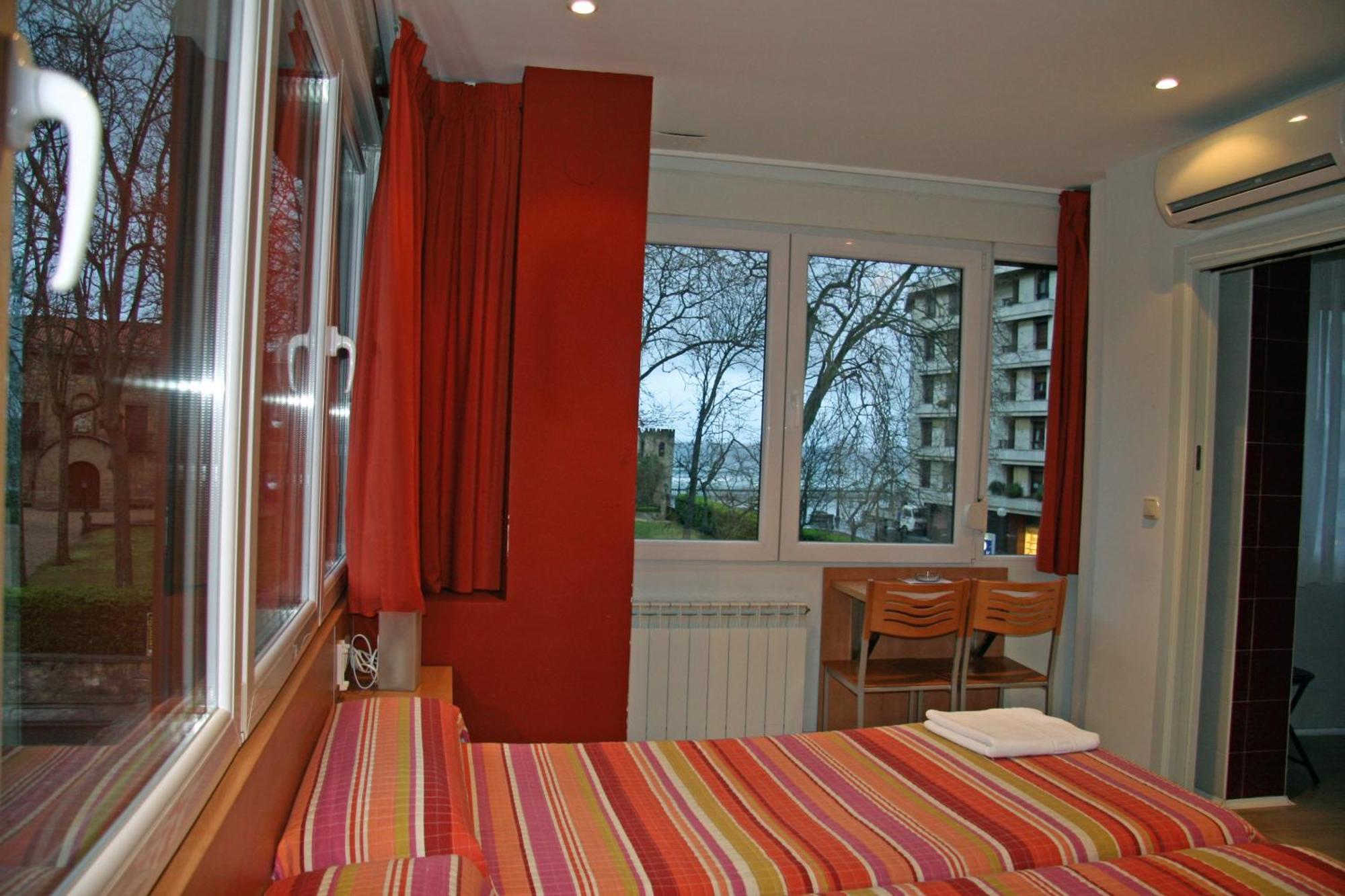 Ekia Pentsioa Hotel Zarautz Luaran gambar